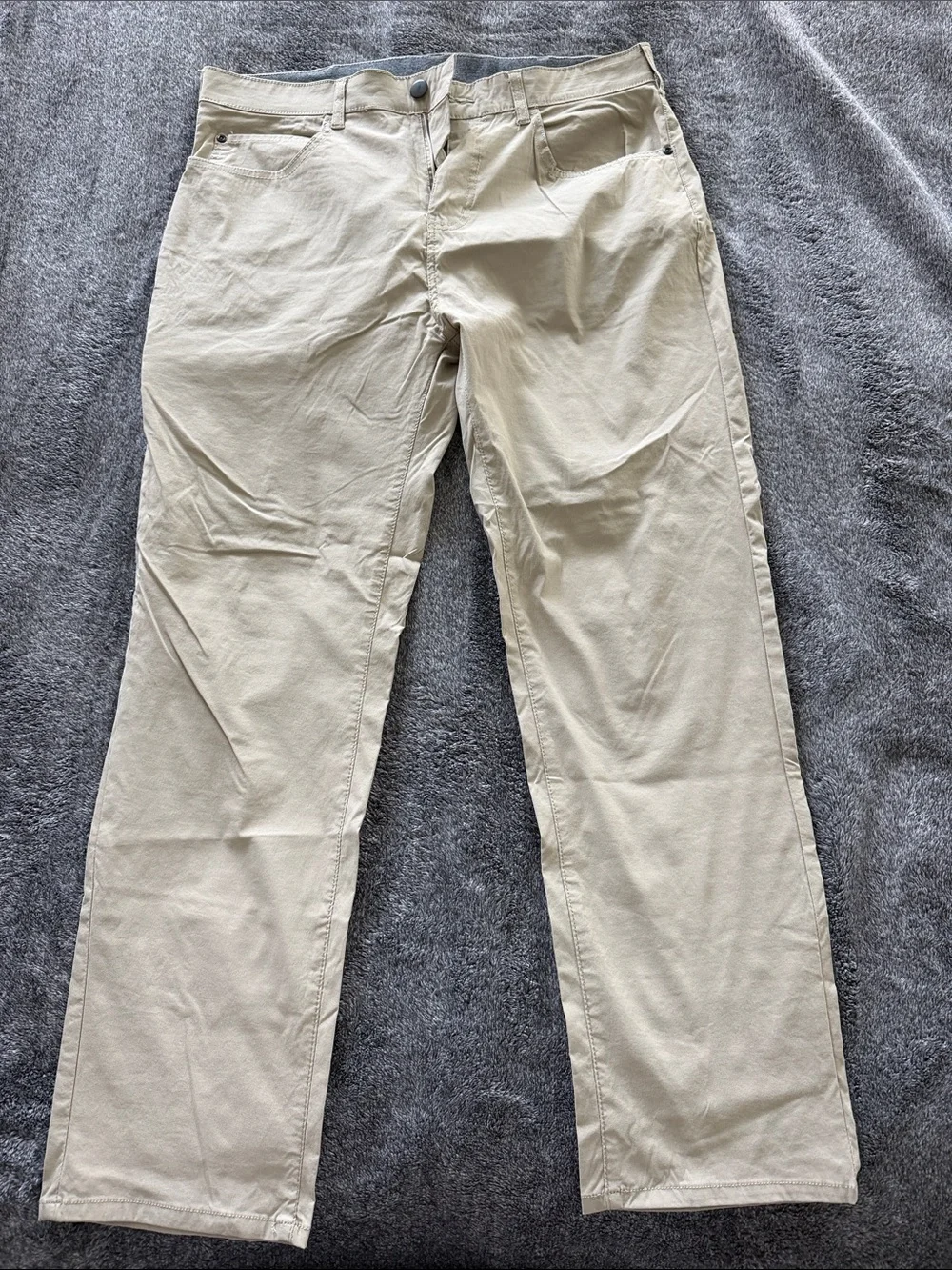 Men's Khaki Straight-Leg Chinos - Neutral Tan